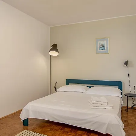 Appartamento Gorgeous In Malinska Malinska