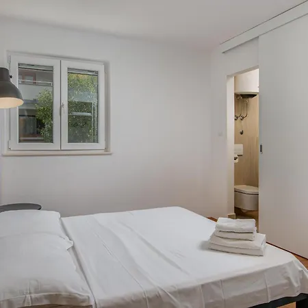 Gorgeous In Malinska Appartamento Malinska