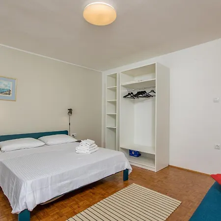 Appartamento Gorgeous In Malinska